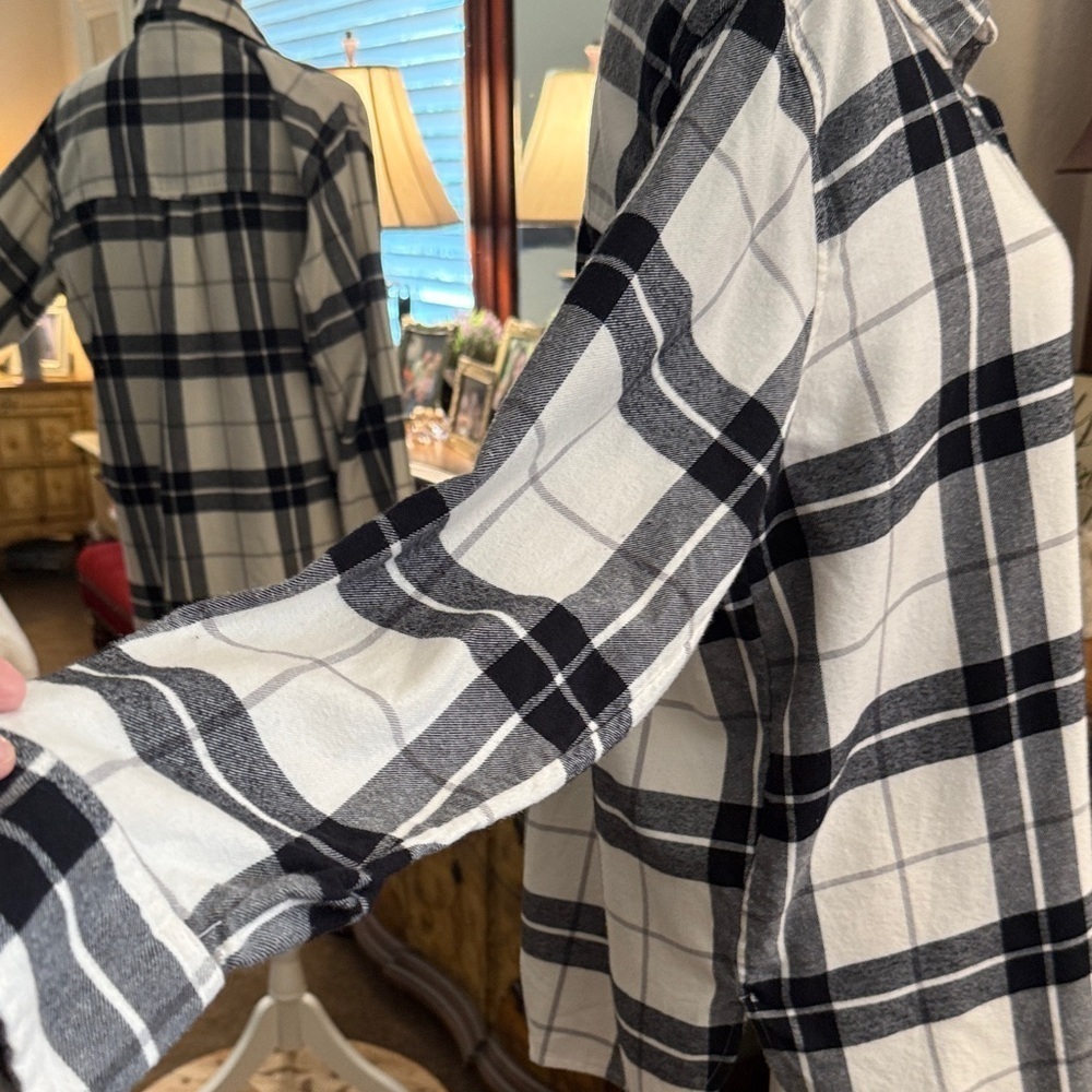 American Eagle Outfitters Flannel Checkered Button Down Shirt - Picture 4 of 12